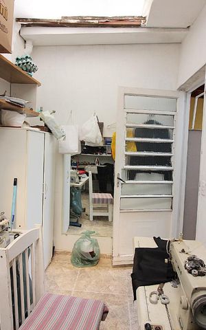 Casa à venda com 220m², 4 quartos e 2 vagasEscritório 