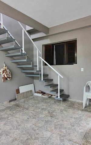 Casa à venda com 220m², 4 quartos e 2 vagasGaragem