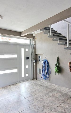 Casa à venda com 220m², 4 quartos e 2 vagasGaragem