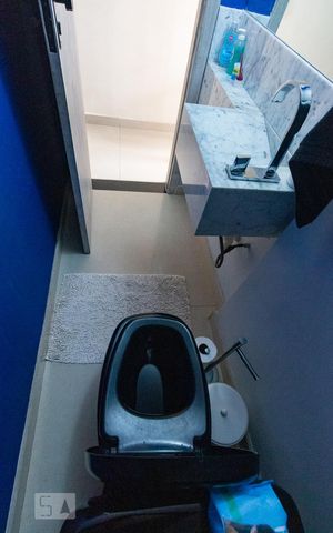 Casa à venda com 300m², 3 quartos e 4 vagas Casa à venda com 300m², 3 quartos e 4 vagasLavabo 2