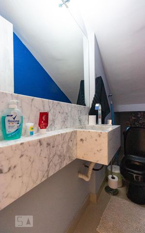 Casa à venda com 300m², 3 quartos e 4 vagas Casa à venda com 300m², 3 quartos e 4 vagasLavabo 2