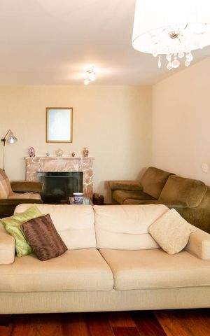 Casa à venda com 410m², 4 quartos e 4 vagasSala