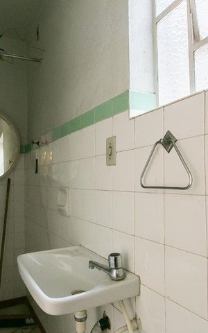 Casa à venda com 200m², 2 quartos e 2 vagasBanheiro de Serviço