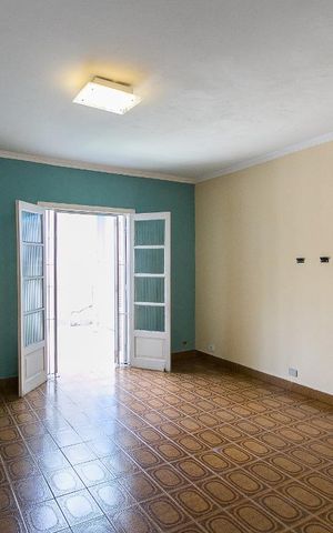 Casa à venda com 200m², 2 quartos e 2 vagasSala
