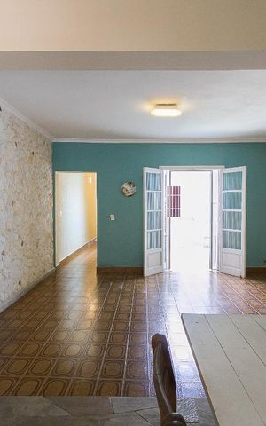 Casa à venda com 200m², 2 quartos e 2 vagasSala