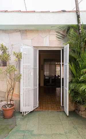Casa à venda com 200m², 2 quartos e 2 vagasVaranda