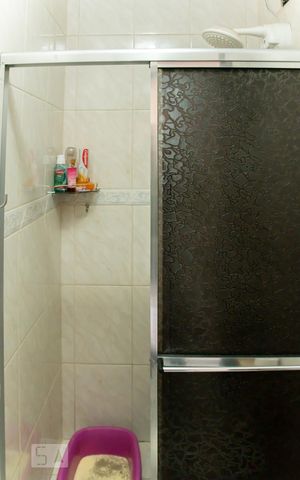 Casa à venda com 110m², 3 quartos e 2 vagas Casa à venda com 110m², 3 quartos e 2 vagasBanheiro