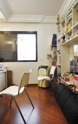 Apartamento à venda com 158m², 4 quartos e 3 vagasQuarto