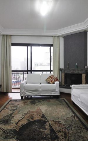 Apartamento à venda com 158m², 4 quartos e 3 vagasSala
