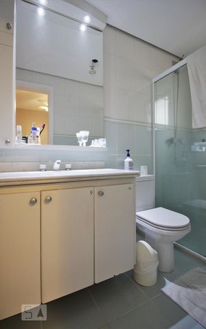 Apartamento à venda com 158m², 4 quartos e 3 vagasBanheiro da suíte 2