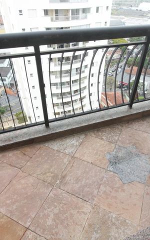 Apartamento à venda com 158m², 4 quartos e 3 vagasVaranda