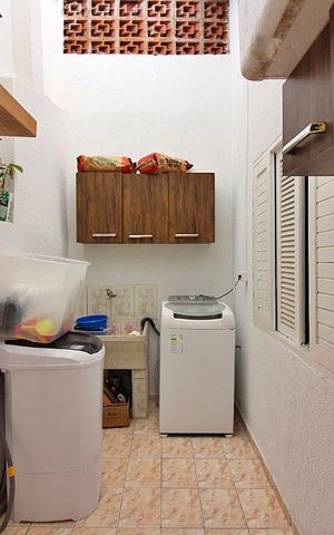 Casa à venda com 112m², 3 quartos e 2 vagasLavanderia