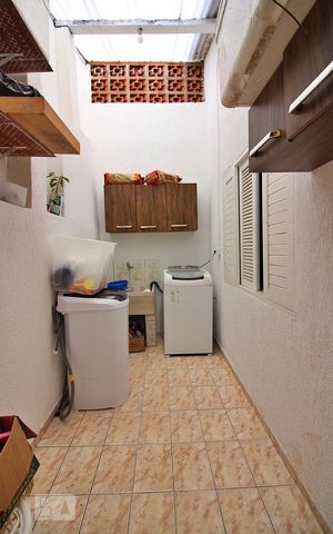 Casa à venda com 112m², 3 quartos e 2 vagasLavanderia