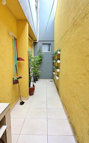 Casa à venda com 112m², 3 quartos e 2 vagasCorredor