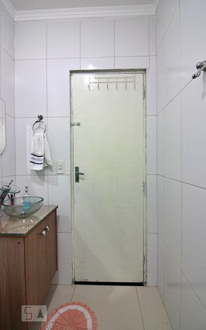 Casa à venda com 112m², 3 quartos e 2 vagasBanheiro Social