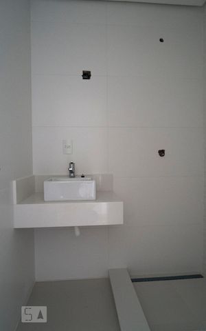 Apartamento à venda com 318m², 3 quartos e 4 vagasBanheiro da Suíte 2
