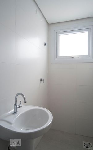 Apartamento à venda com 318m², 3 quartos e 4 vagasBanheiro de Serviço