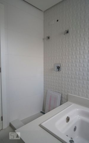 Apartamento à venda com 318m², 3 quartos e 4 vagasBanheiro da Suíte 3