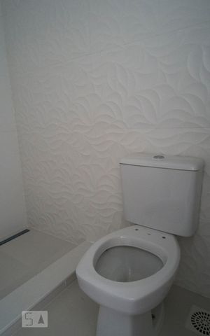 Apartamento à venda com 318m², 3 quartos e 4 vagasBanheiro da Suíte 2