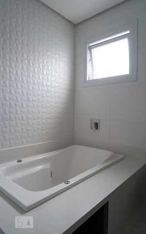 Apartamento à venda com 318m², 3 quartos e 4 vagasBanheiro da Suíte 3