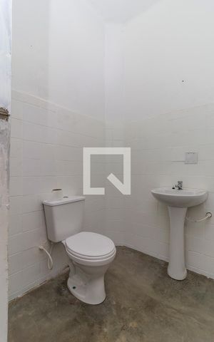 Casa de condomínio à venda com 165m², 2 quartos e 5 vagas Casa de condomínio à venda com 165m², 2 quartos e 5 vagasBanheiro