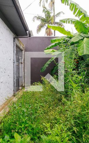 Casa de condomínio à venda com 165m², 2 quartos e 5 vagas Casa de condomínio à venda com 165m², 2 quartos e 5 vagasQuintal
