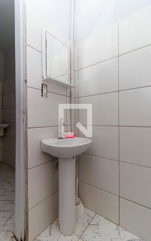Casa de condomínio à venda com 165m², 2 quartos e 5 vagas Casa de condomínio à venda com 165m², 2 quartos e 5 vagasBanheiro de Serviço