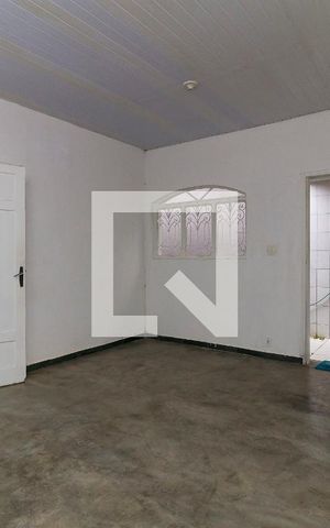 Casa de condomínio à venda com 165m², 2 quartos e 5 vagas Casa de condomínio à venda com 165m², 2 quartos e 5 vagasSala
