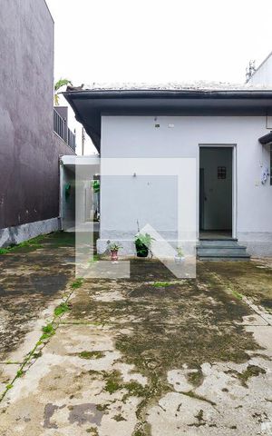 Casa de condomínio à venda com 165m², 2 quartos e 5 vagas Casa de condomínio à venda com 165m², 2 quartos e 5 vagasQuintal