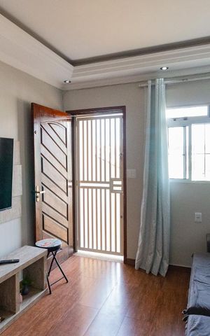 Casa à venda com 85m², 2 quartos e 2 vagas Casa à venda com 85m², 2 quartos e 2 vagasSala