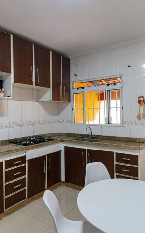 Casa à venda com 85m², 2 quartos e 2 vagas Casa à venda com 85m², 2 quartos e 2 vagasCozinha