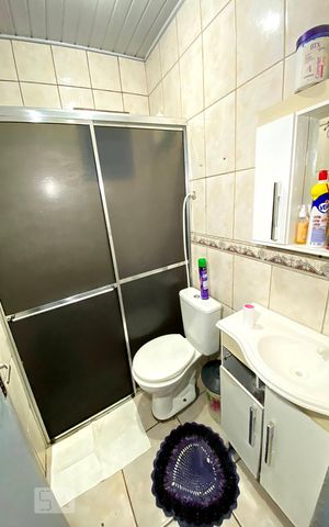 Casa à venda com 160m², 3 quartos e 1 vaga Casa à venda com 160m², 3 quartos e 1 vagaBanheiro
