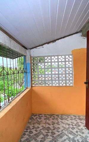 Casa à venda com 160m², 3 quartos e 2 vagas Casa à venda com 160m², 3 quartos e 2 vagasSacada