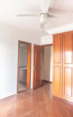 Apartamento à venda com 245m², 4 quartos e 4 vagasSuíte 2