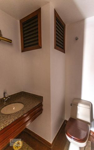 Apartamento à venda com 245m², 4 quartos e 4 vagasLavabo