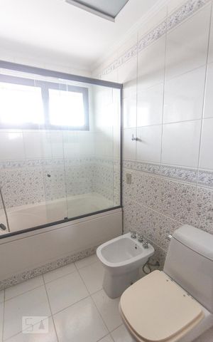 Apartamento à venda com 245m², 4 quartos e 4 vagasBanheiro compartilhado suíte 2 e 3