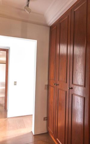 Apartamento à venda com 245m², 4 quartos e 4 vagasCloset