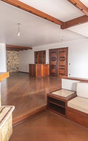 Apartamento à venda com 245m², 4 quartos e 4 vagasSala de estar