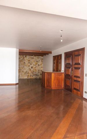 Apartamento à venda com 245m², 4 quartos e 4 vagasSala de estar