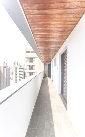 Apartamento à venda com 245m², 4 quartos e 4 vagasVaranda