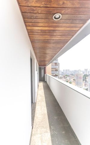 Apartamento à venda com 245m², 4 quartos e 4 vagasVaranda