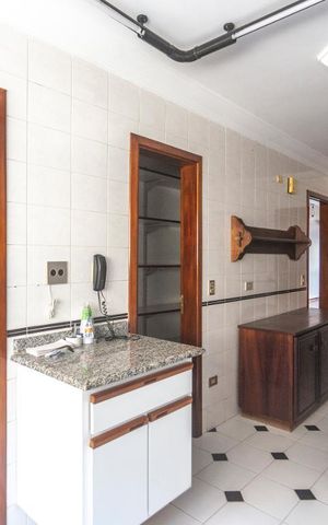 Apartamento à venda com 245m², 4 quartos e 4 vagasCozinha