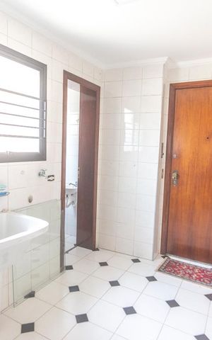 Apartamento à venda com 245m², 4 quartos e 4 vagasÁrea de serviço