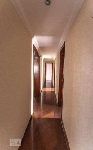 Apartamento à venda com 245m², 4 quartos e 4 vagasCorredor