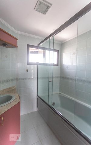 Apartamento à venda com 245m², 4 quartos e 4 vagasBanheiro