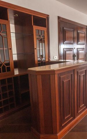 Apartamento à venda com 245m², 4 quartos e 4 vagasBar