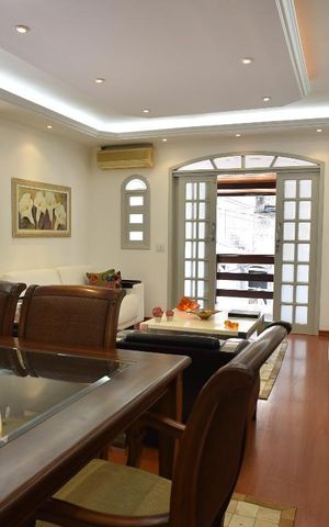 Casa à venda com 500m², 4 quartos e 5 vagasSala