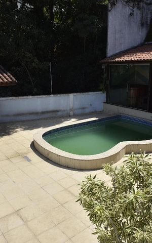 Casa à venda com 500m², 4 quartos e 5 vagasPiscina