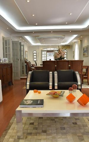 Casa à venda com 500m², 4 quartos e 5 vagasSala