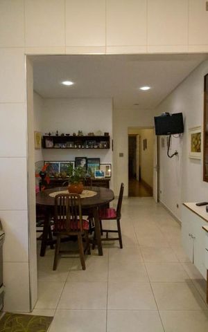 Casa à venda com 338m², 3 quartos e 2 vagas Casa à venda com 338m², 3 quartos e 2 vagasCozinha
